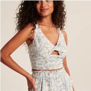 Abercrombie & Fitch Blue Floral Women's Set (top and bottoms)